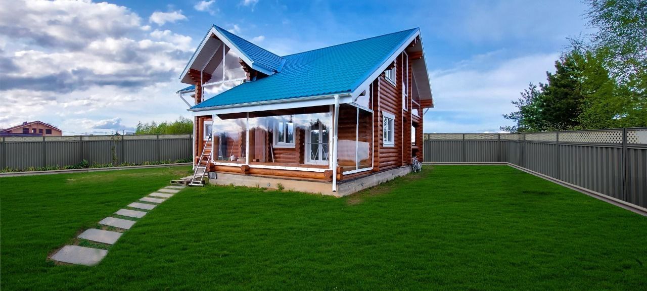 Мягкие окна на веранде загородного дома в Липецке